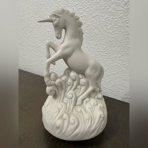 Elegant White Vintage 1980 Aldon Fine Porcelain Unicorn Musical Figurine
